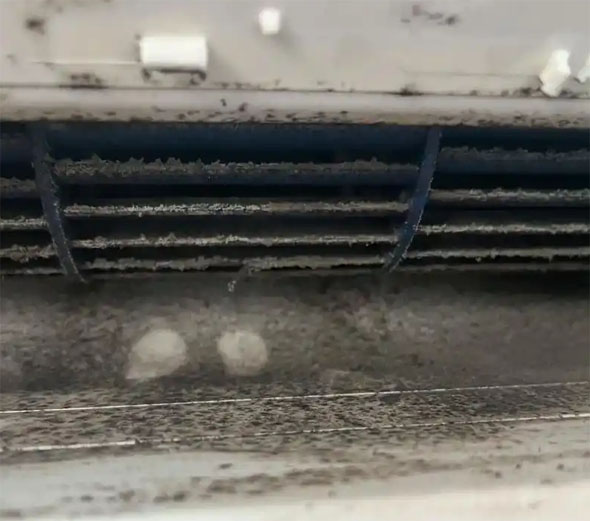 崇阳空调吹的风有股烧焦味是怎么回事